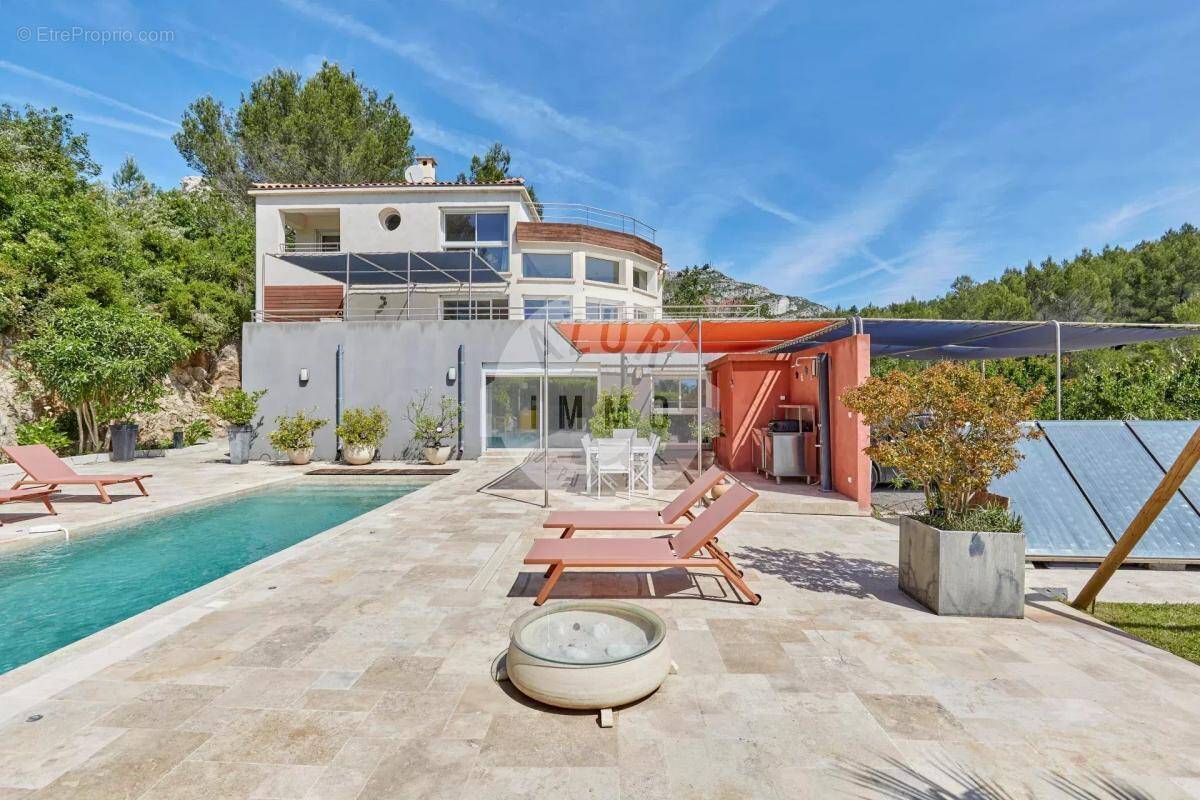 Maison à ROQUEVAIRE