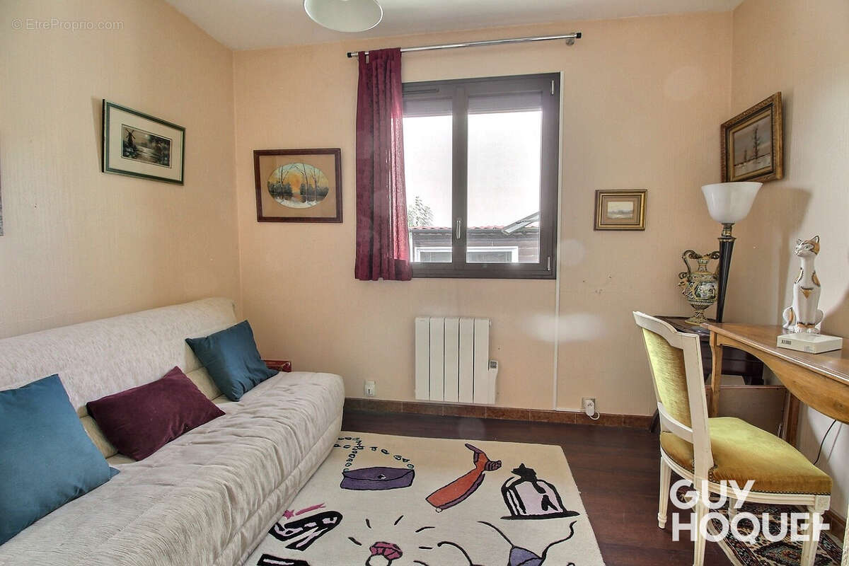 Maison à SAINTE-GENEVIEVE-DES-BOIS