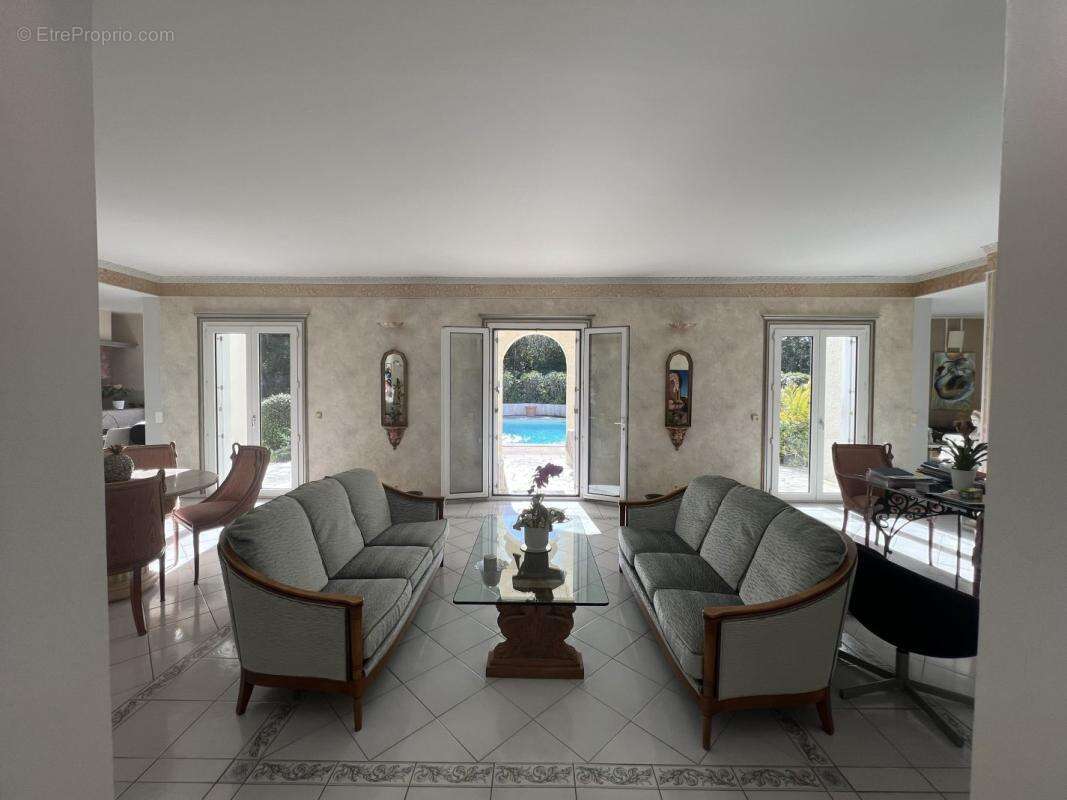 Maison à SAINT-MATHIEU-DE-TREVIERS