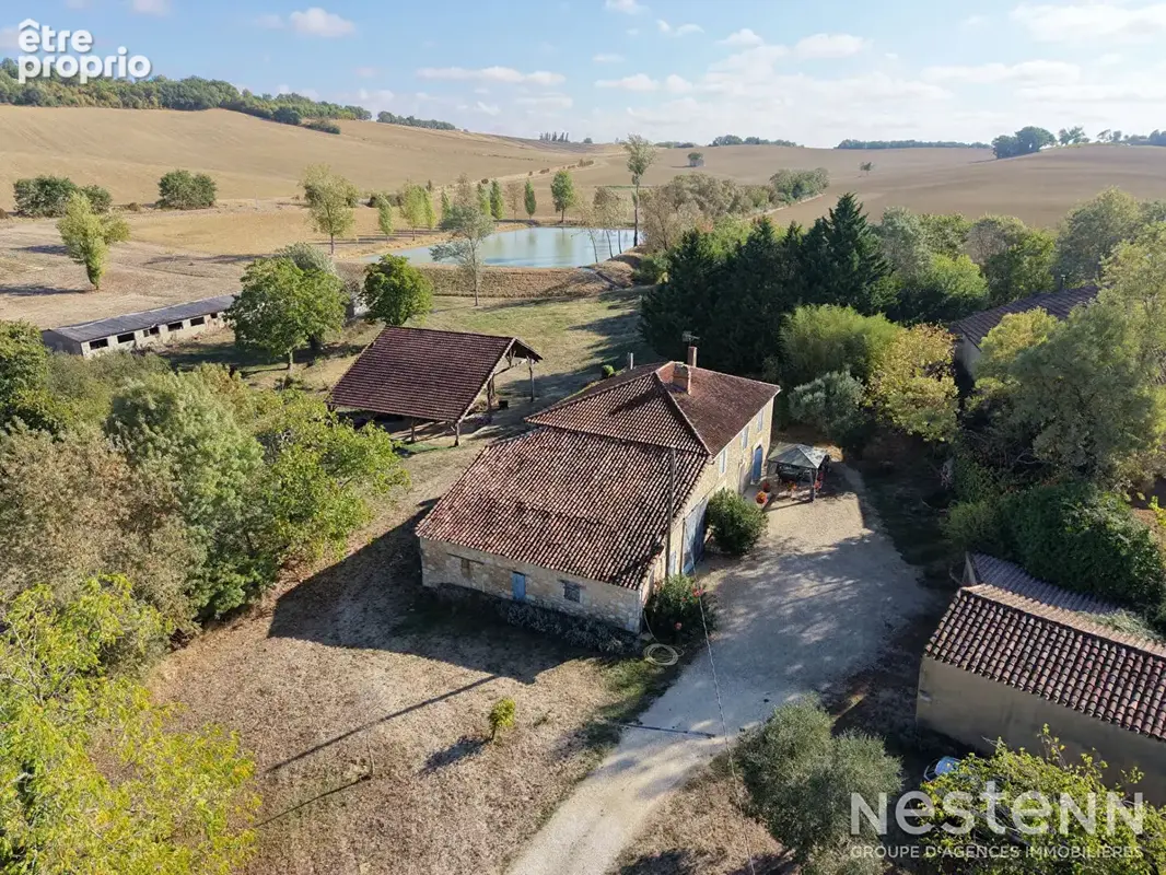 A Vendre Gasconne rénovée de 203m² avec dépendances et plus de 3 hectares à Saint-Puy - photo 5