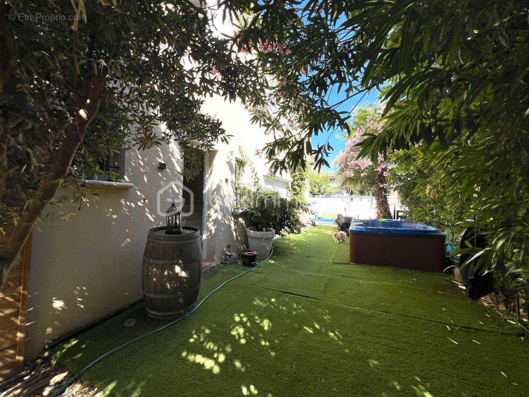 Maison à VILLENEUVE-LES-MAGUELONE