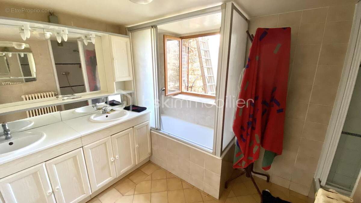 Maison à SAINT-MAURICE-AUX-RICHES-HOMMES