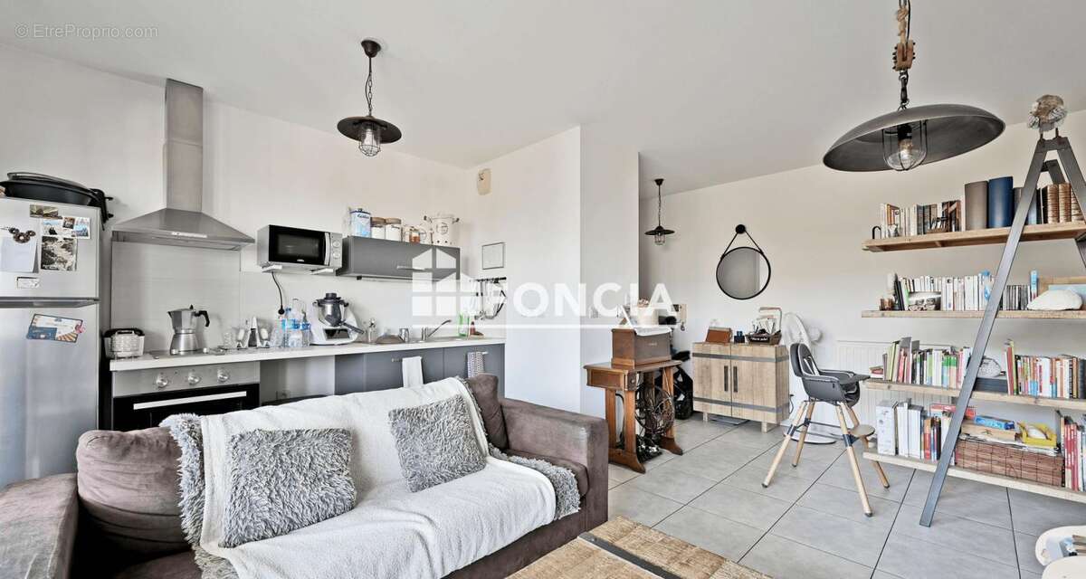 Appartement à JUVIGNAC