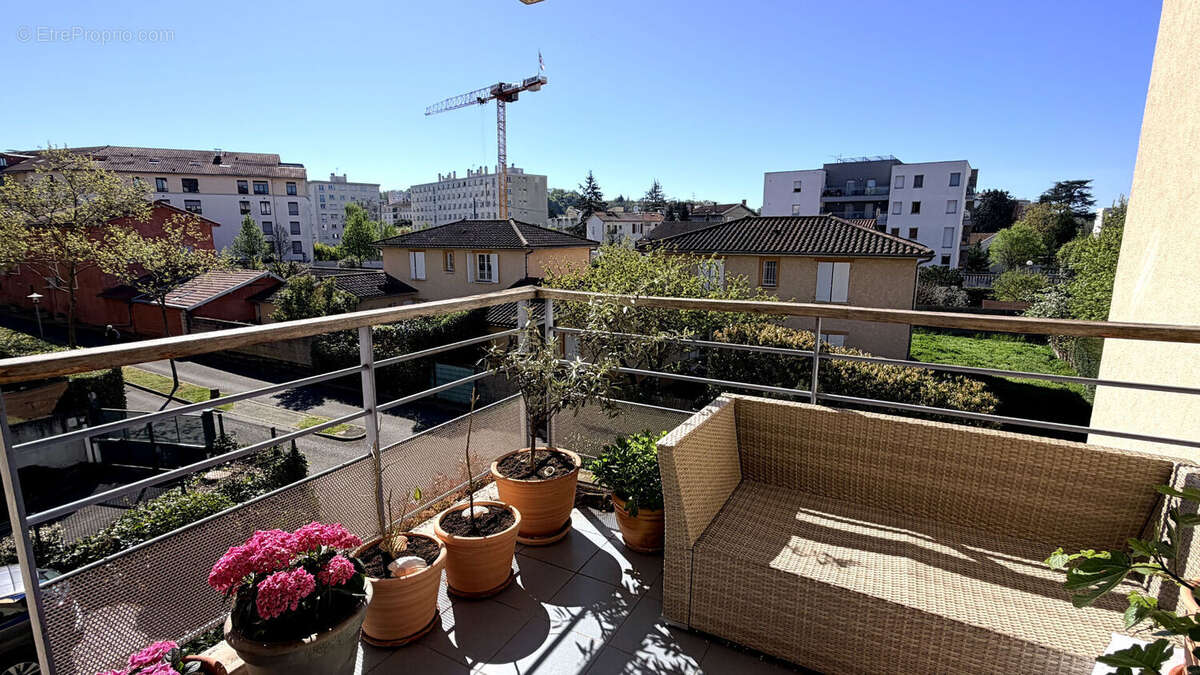 Appartement à TASSIN-LA-DEMI-LUNE