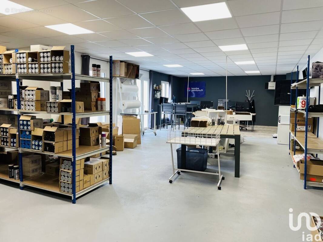 Photo 1 - Commerce à VIHIERS