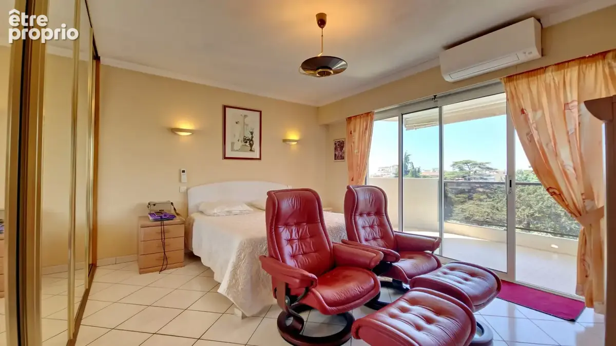 LE CANNET à vendre 4 pièces de 117 m2 avec terrasse et balcon, cave et garage sous-sol - photo 12
