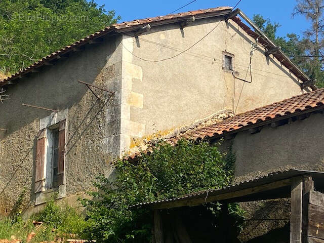 Maison à GRUN-BORDAS