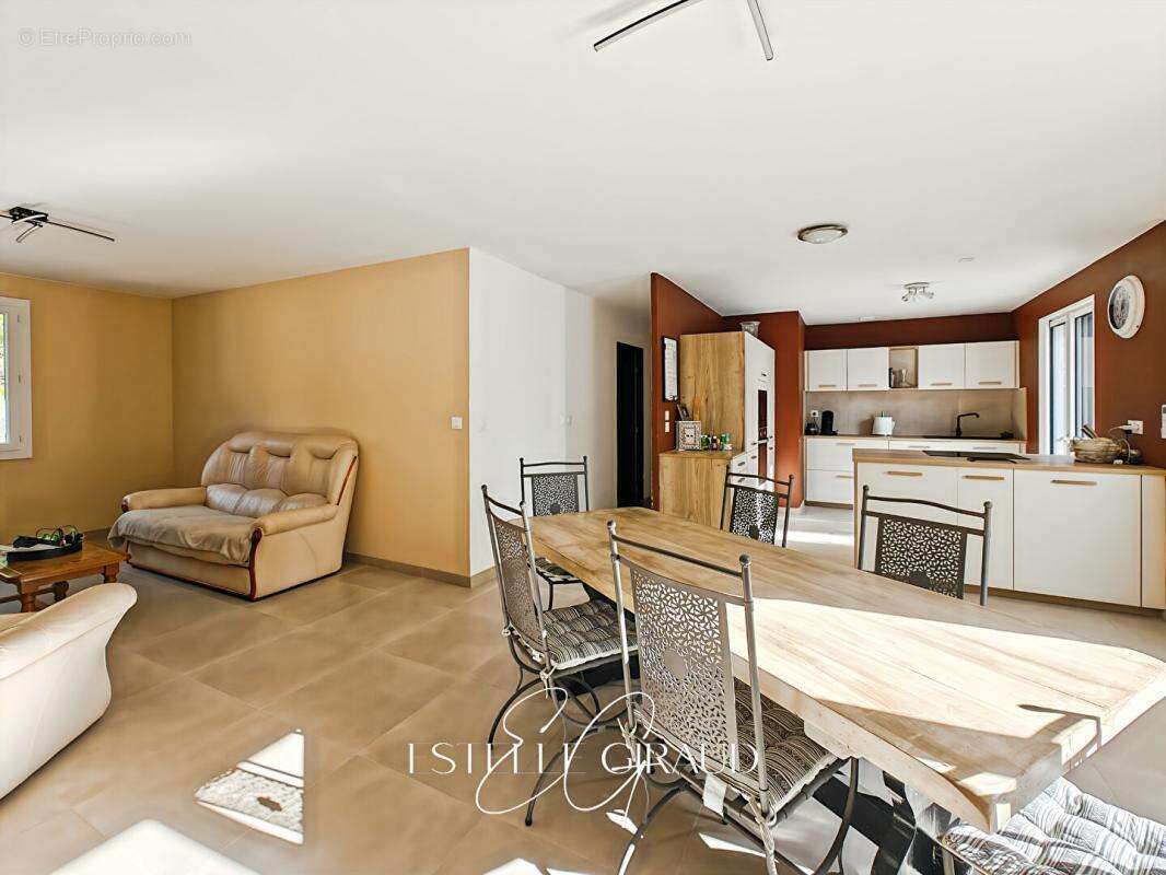 Villa de plain pied, 3 Chambres, Garage, Terrasse, Grand  Jardin - photo 5