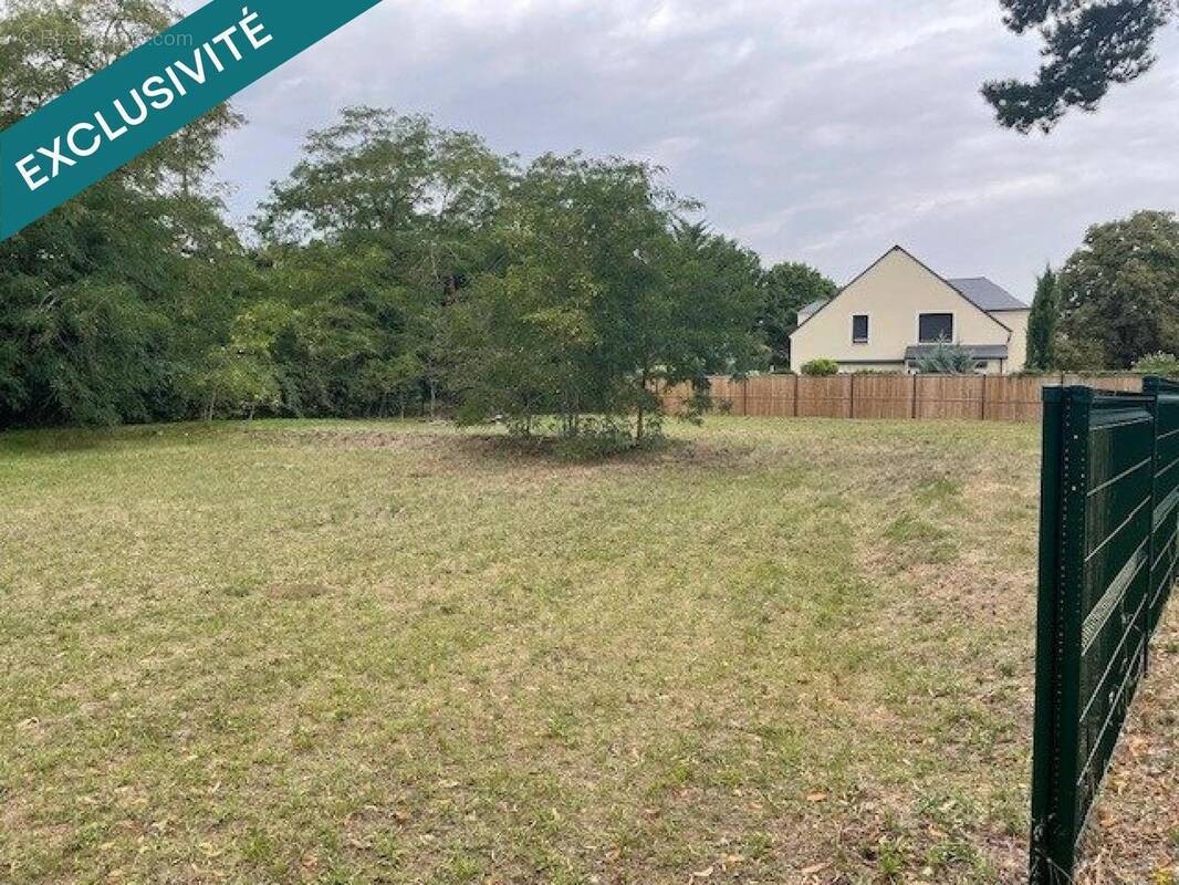 Photo 1 - Terrain à LE MESNIL-LE-ROI