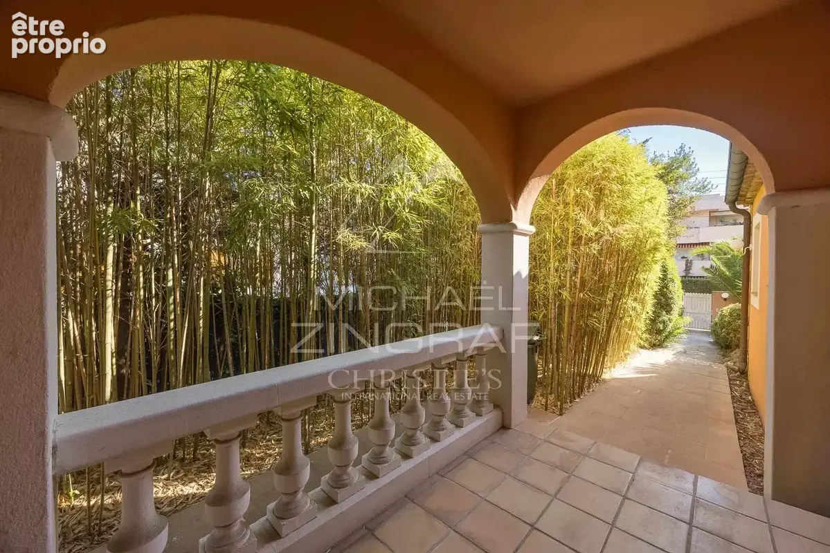 Exclusivité - A l’orée du Cap d’Antibes – Une adresse privilégiée entre mer et commerces - photo 16