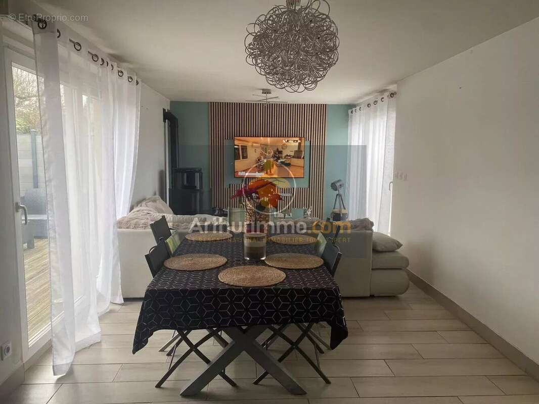 Maison à GRETZ-ARMAINVILLIERS