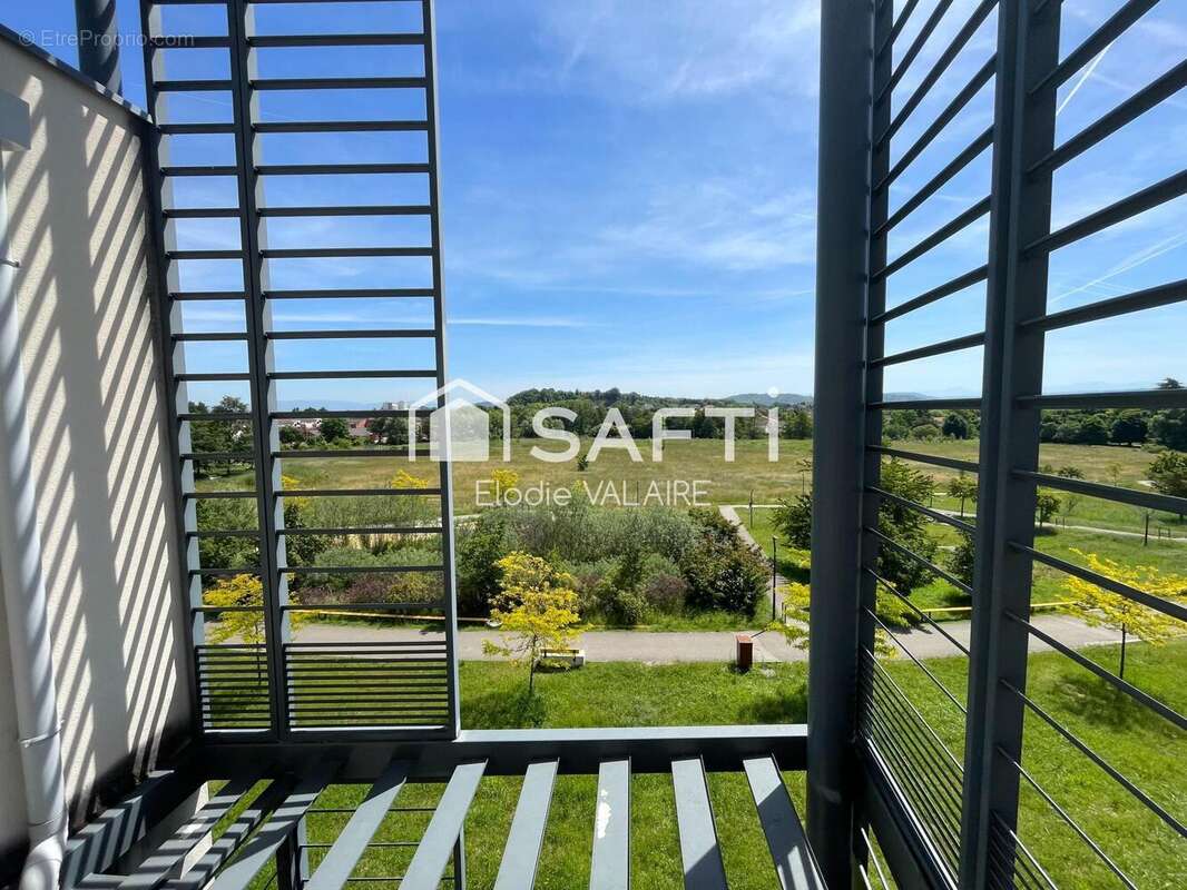 Photo 2 - Appartement à L'ISLE-D'ABEAU