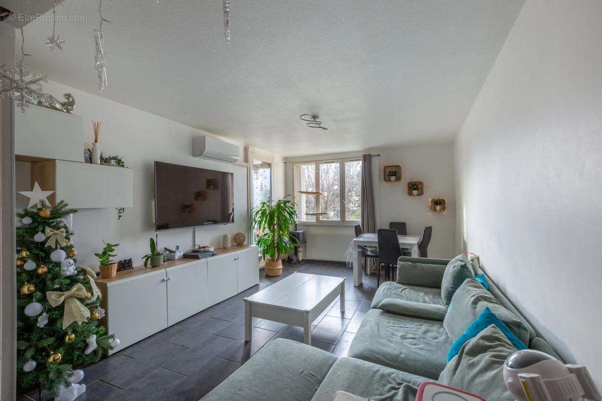 Appartement à VAULX-EN-VELIN