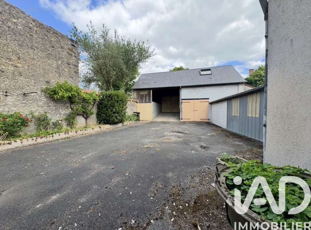 Photo 2 - Maison à SERMAISES
