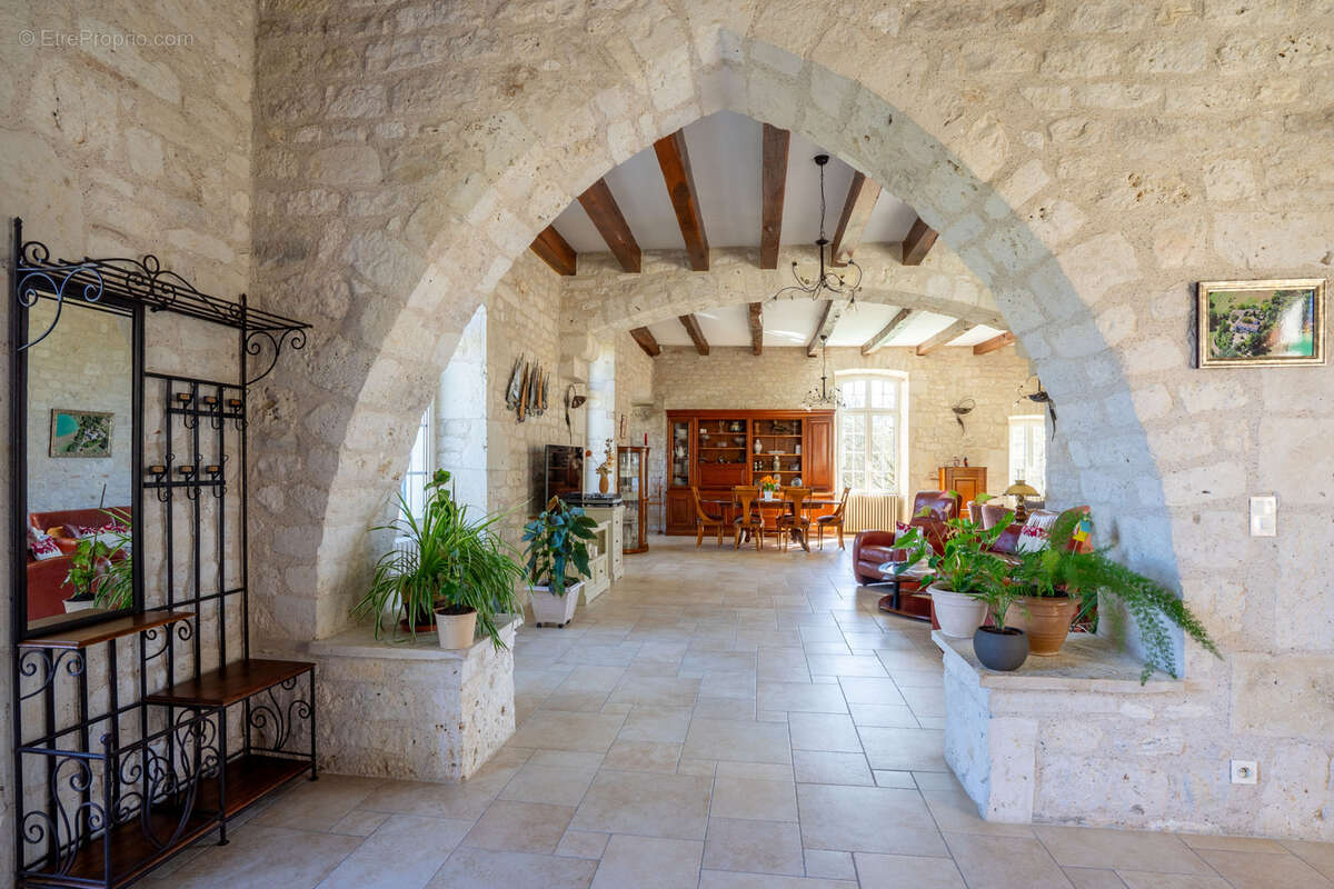 Maison à MONTCUQ