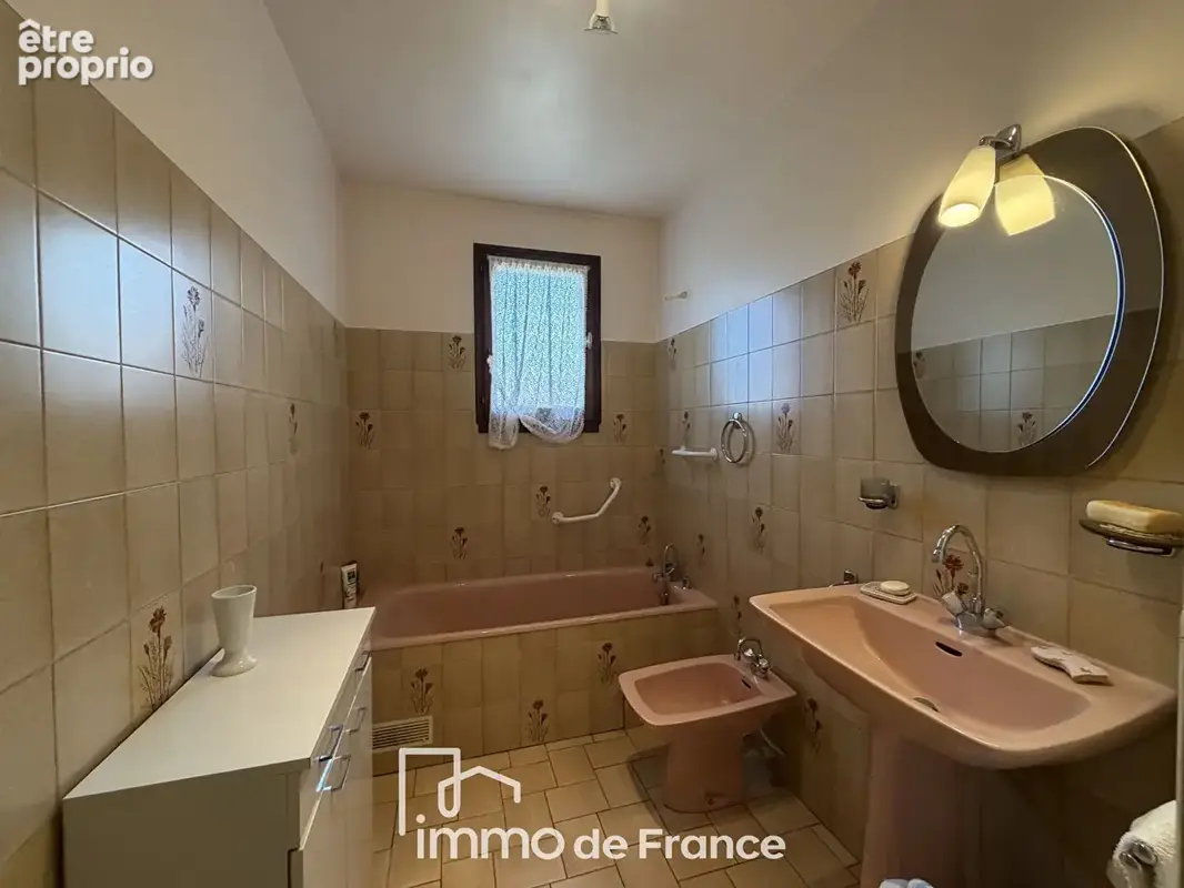 Coeur de Ville,Maison T5 avec terrasse, garage et terrain clos - photo 7
