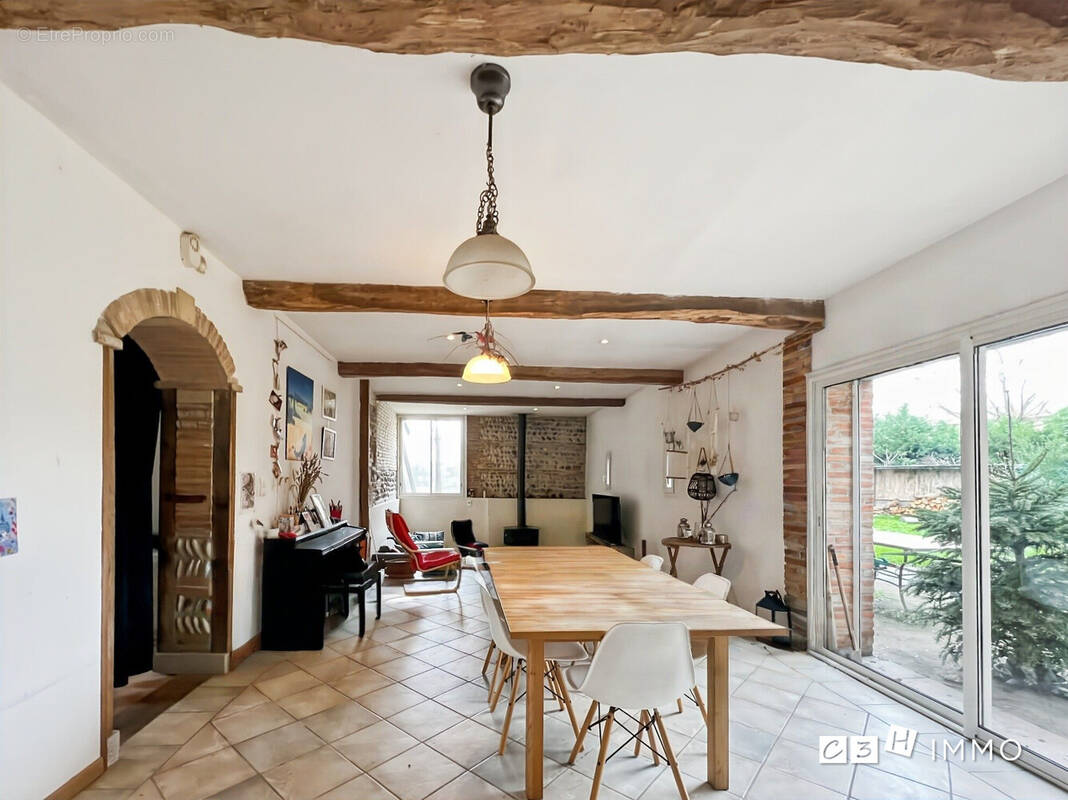 Maison à LE FAUGA