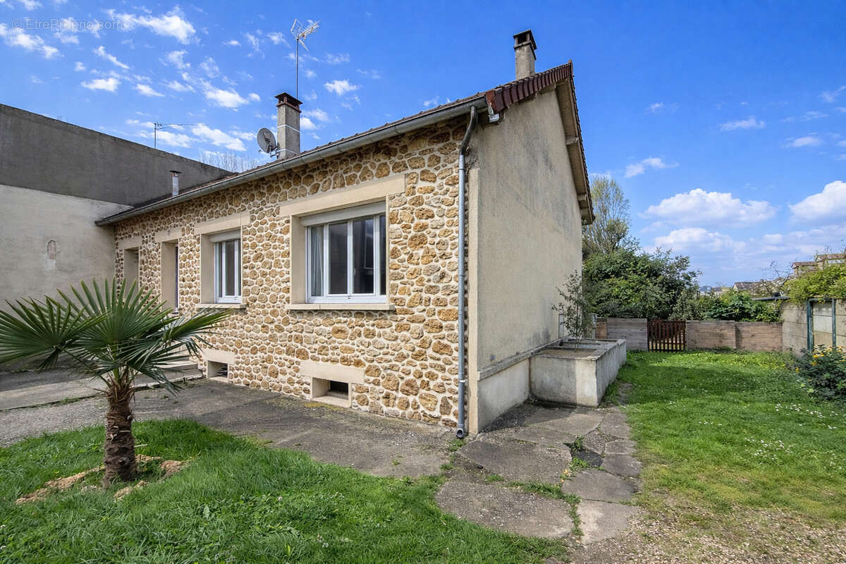 Maison à VILLECRESNES