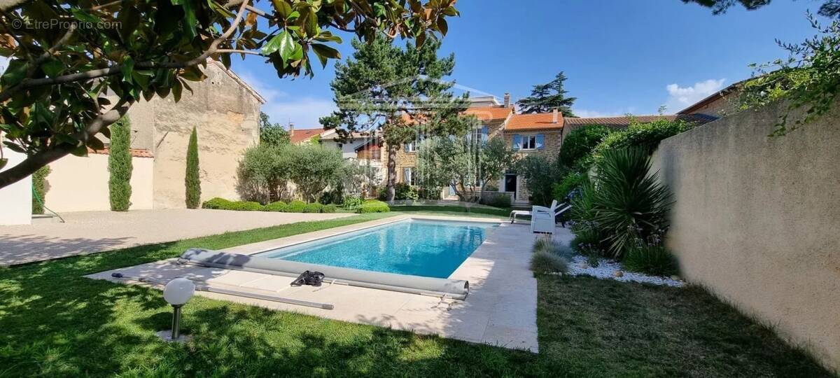 Maison à SORGUES