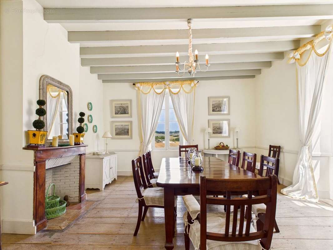 Maison à SAINT-COLOMB-DE-LAUZUN