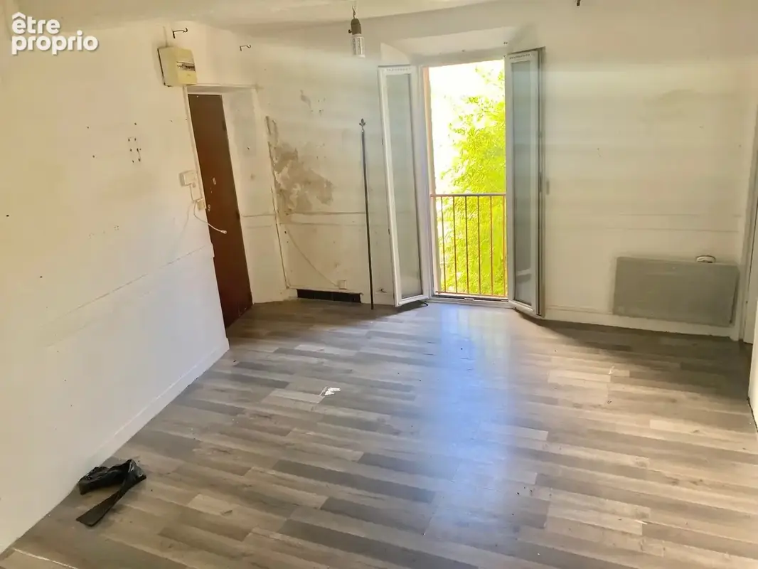 Appartement à SAINT-LAURENT-DU-VAR