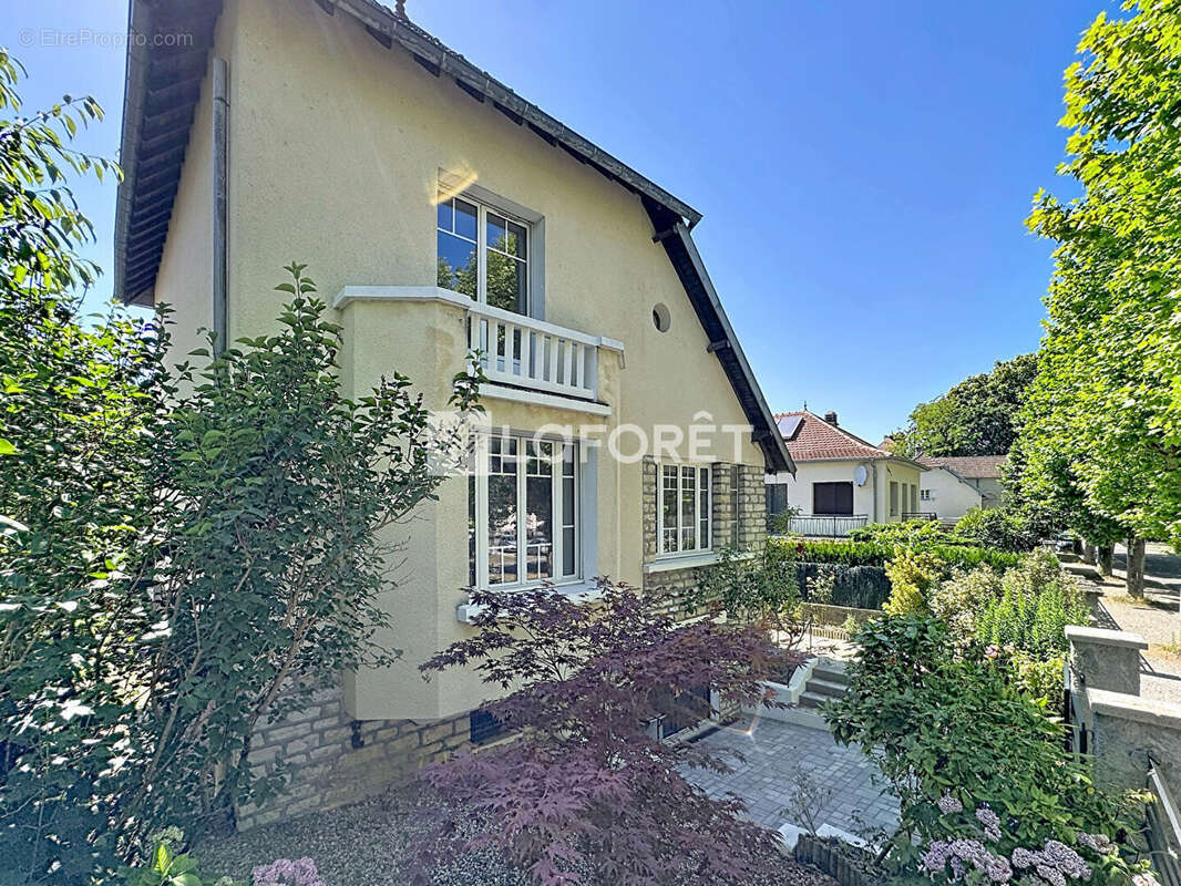 Maison à GRAY
