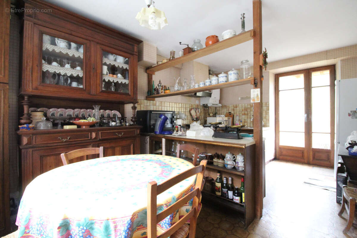 Maison à SAINT-SERNIN-SUR-RANCE