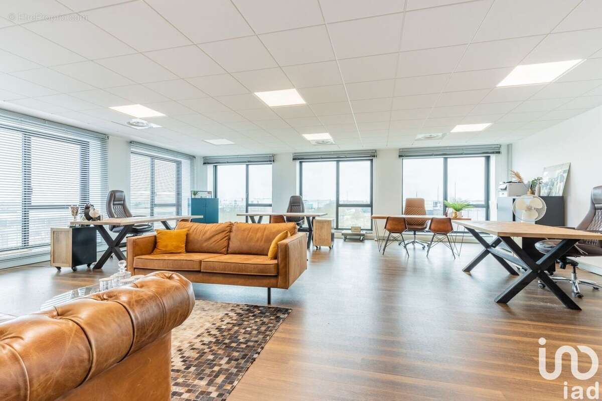 Photo 2 - Commerce à LIEUSAINT