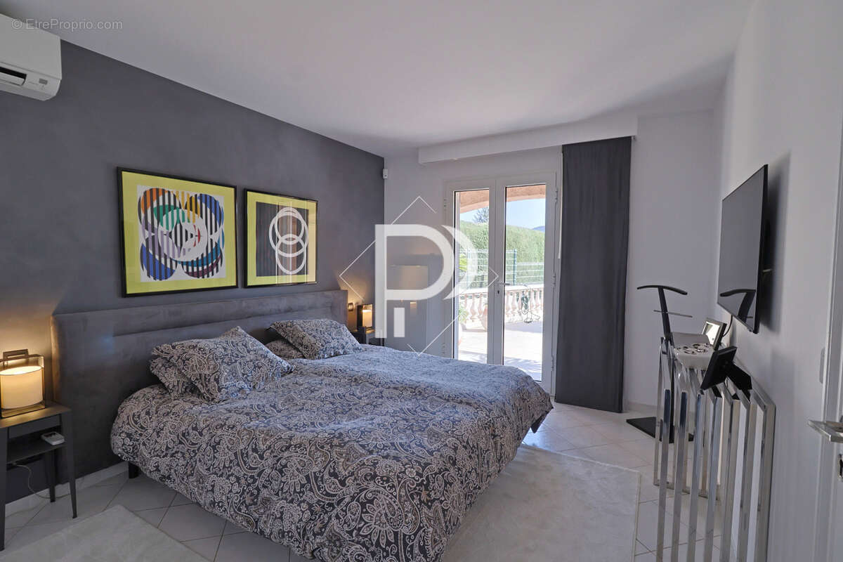 Maison à PLAN-DE-LA-TOUR