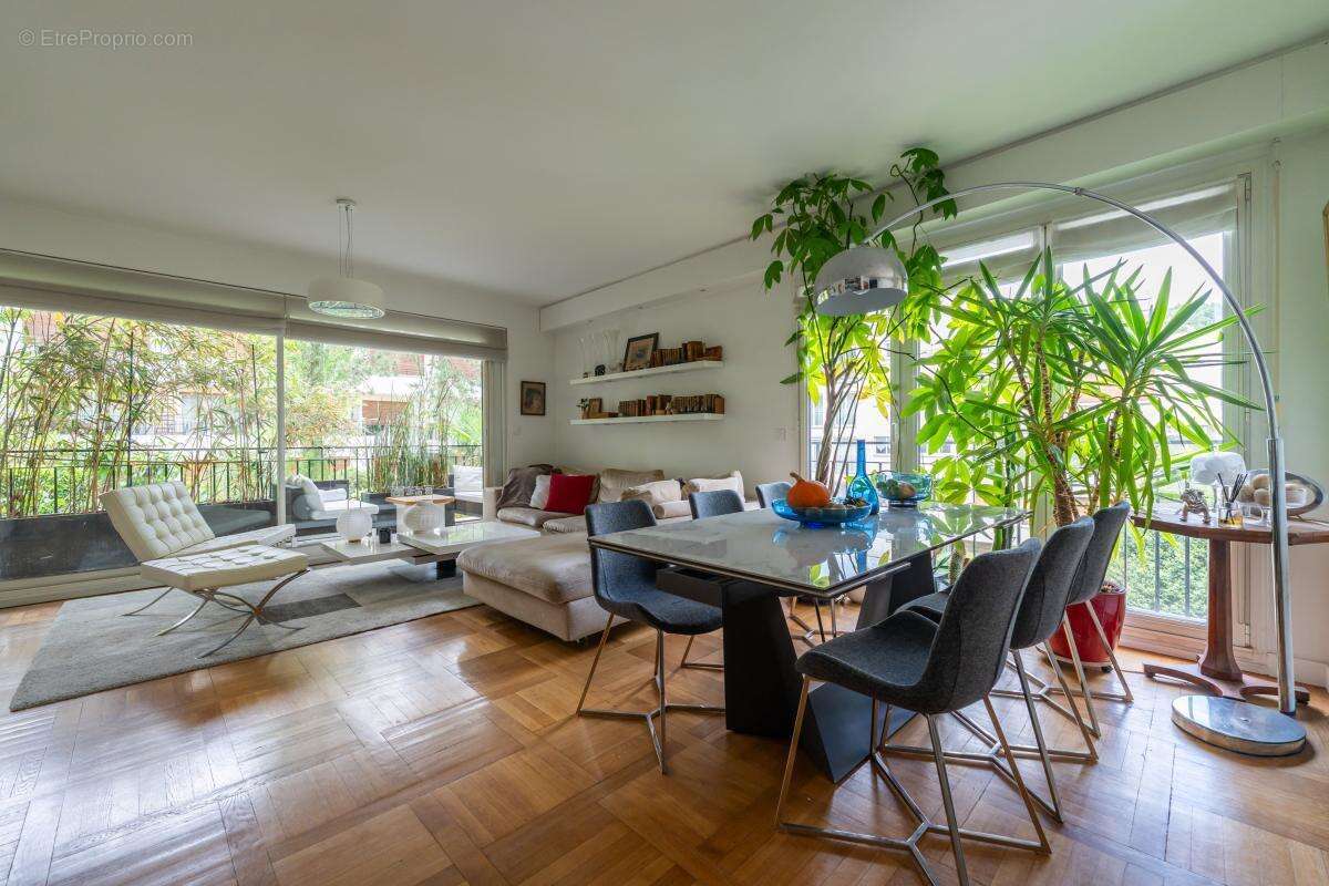Appartement à VILLE-D'AVRAY