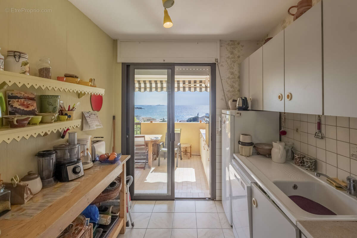 Appartement à SIX-FOURS-LES-PLAGES