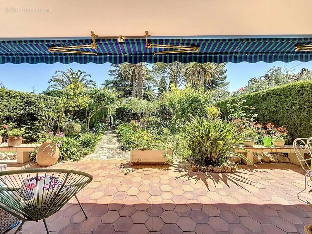 Appartement à LE CANNET