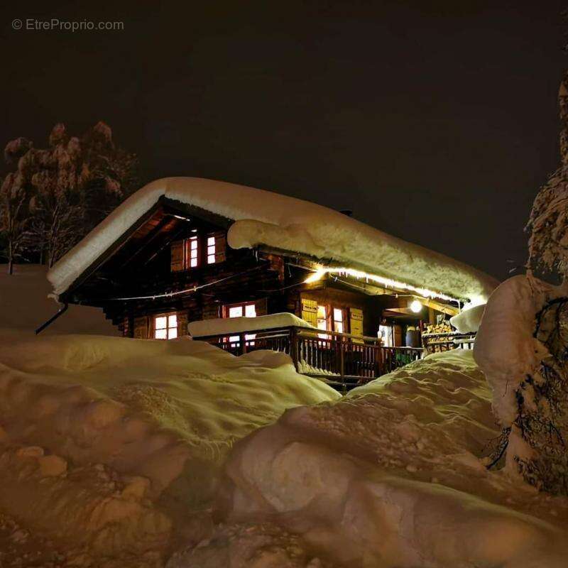 Maison à NANCY-SUR-CLUSES