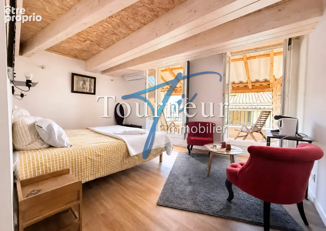 Sanary coeur de village a 20m du port ! 2 beaux studio renoves grande terrasse apercu mer - photo 6