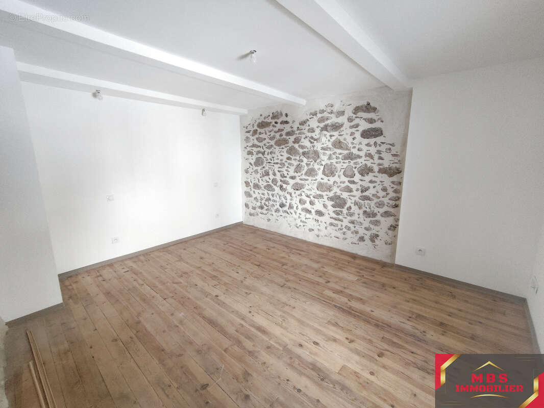 Sorède - Maison de villageT3 rénovée -Toit terrasse + murs commerciaux loués. - photo 5
