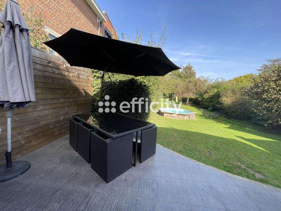 Maison à LA CHAPELLE-D'ARMENTIERES