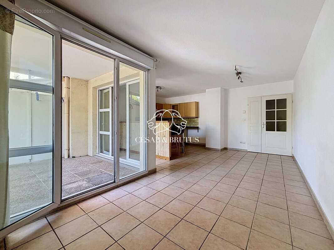 Appartement 53 m² à Pierre-Benite  - photo 5