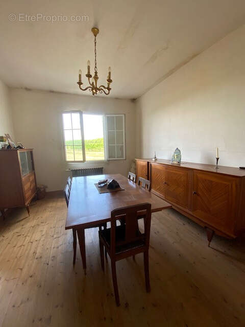 COZES Ancienne propriété viticole 305 m2 habitables 7 chambres 17 pièces au total - photo 26
