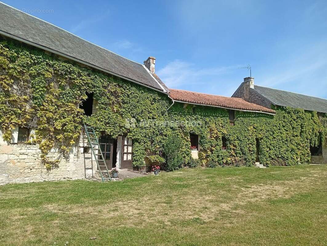 Maison à MIREBEAU