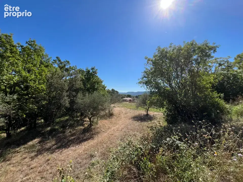 Photo Terrain à Salernes au prix de 145 000€