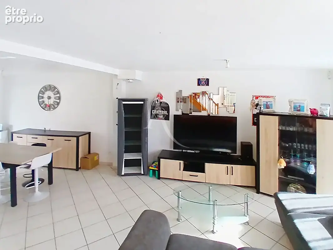 Maison familiale 137 m² - 5 chambres + bureau - Dépendances - Soeurdres - photo 3