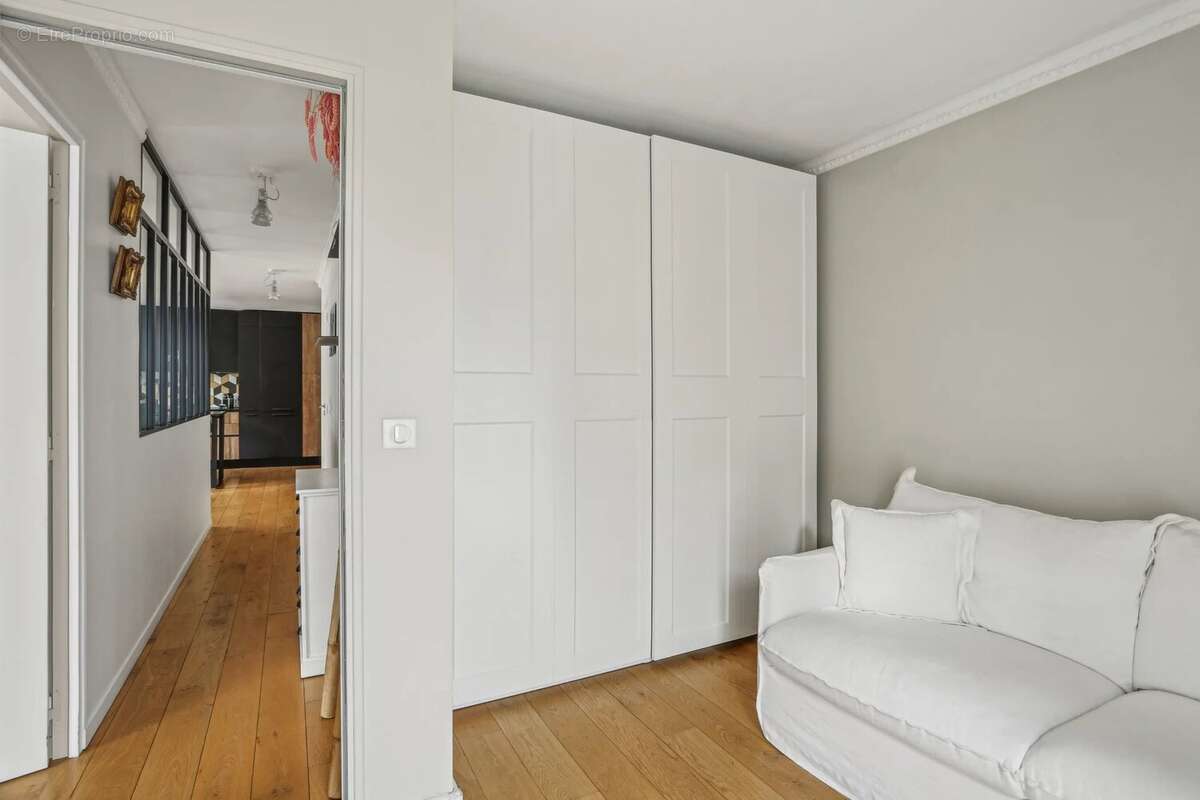 Appartement à PARIS-16E