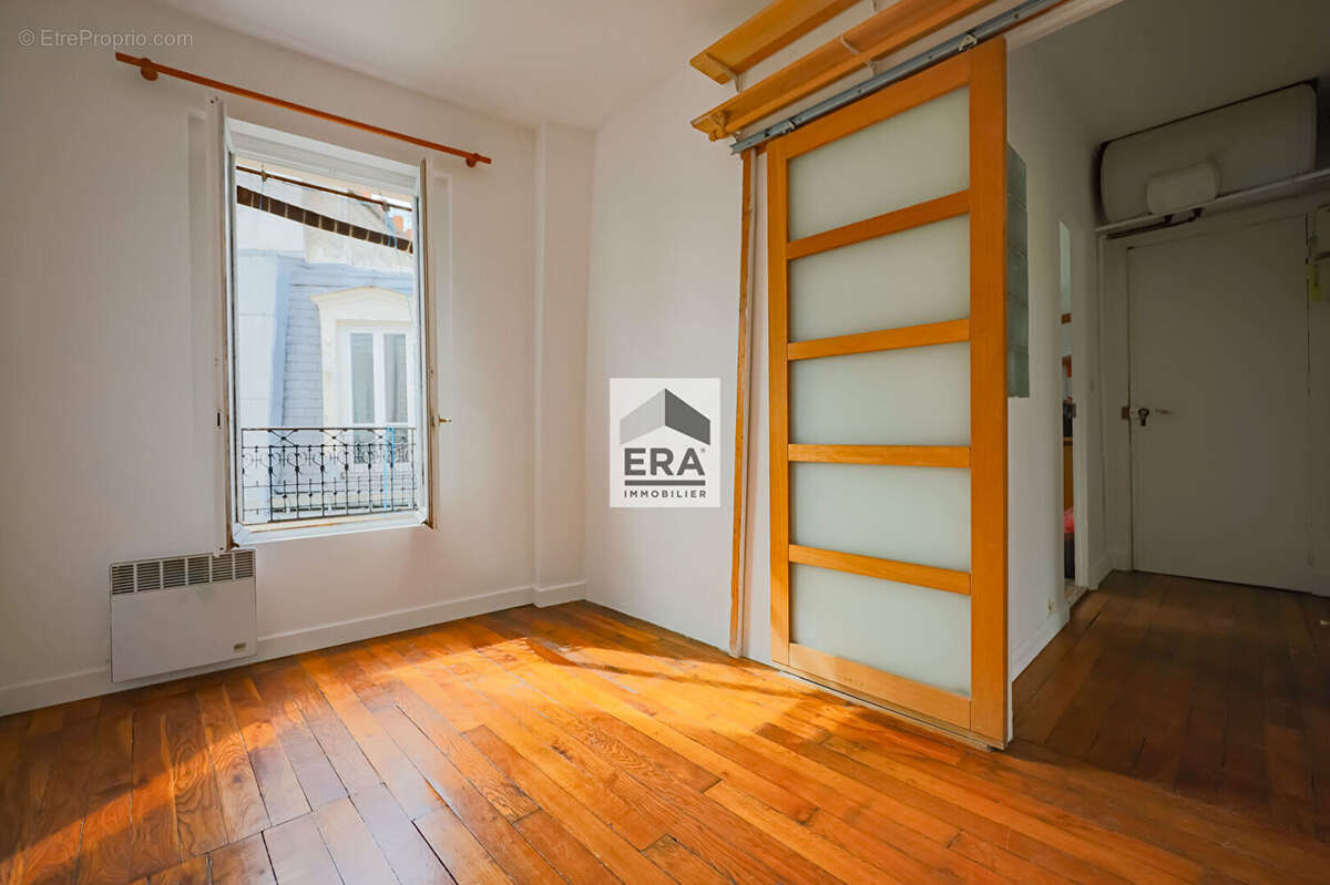 Appartement à PARIS-14E