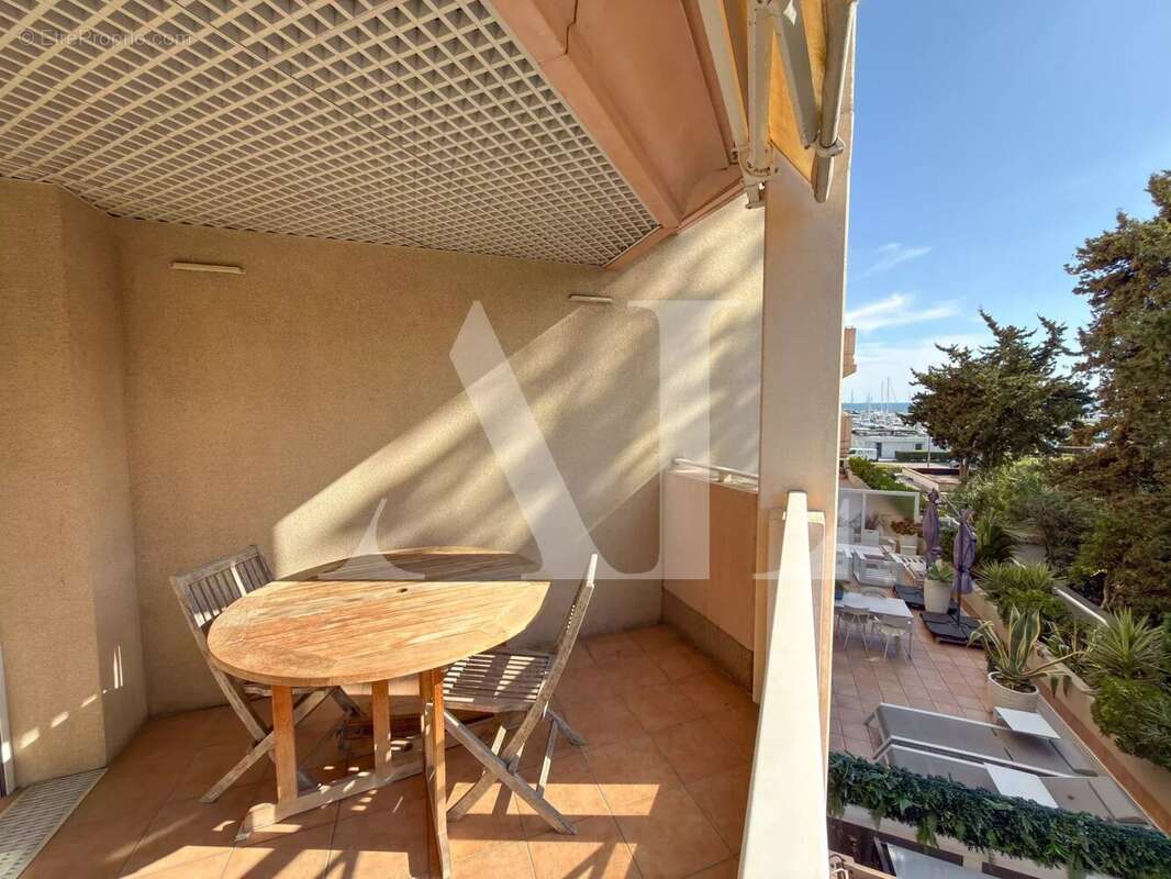 Appartement à VALLAURIS