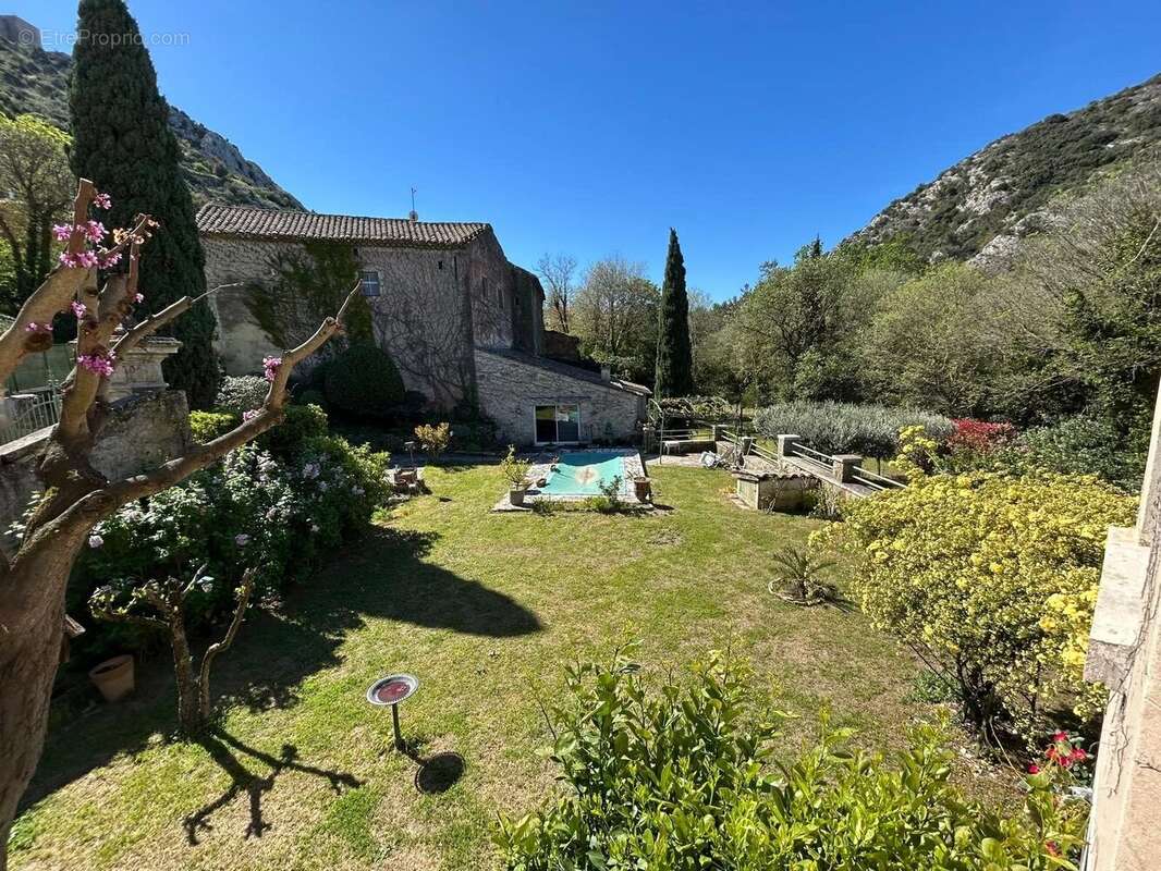 Maison à SAINT-VICTOR-LA-COSTE