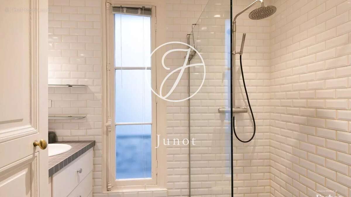 Appartement à PARIS-4E