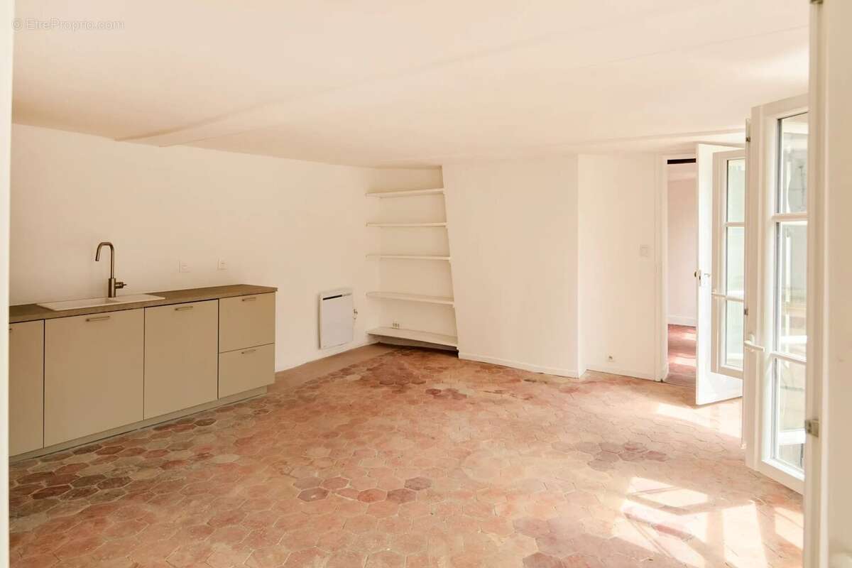 Appartement à PARIS-7E