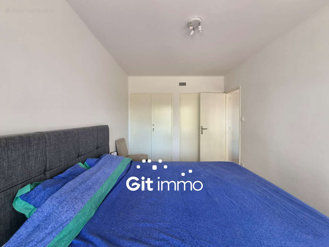 Appartement à MARSEILLE-1E