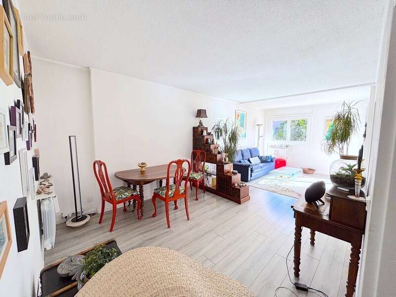 Appartement à MOUGINS