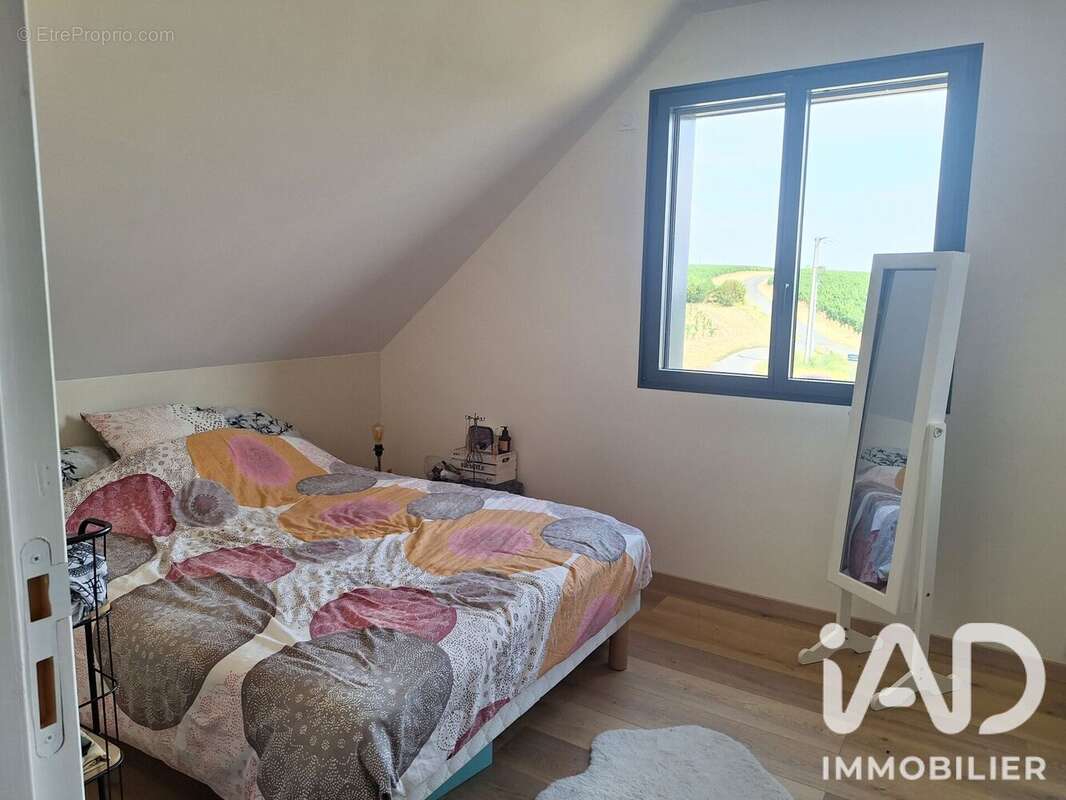 Maison 121 m² à Doue-La-Fontaine  - photo 9